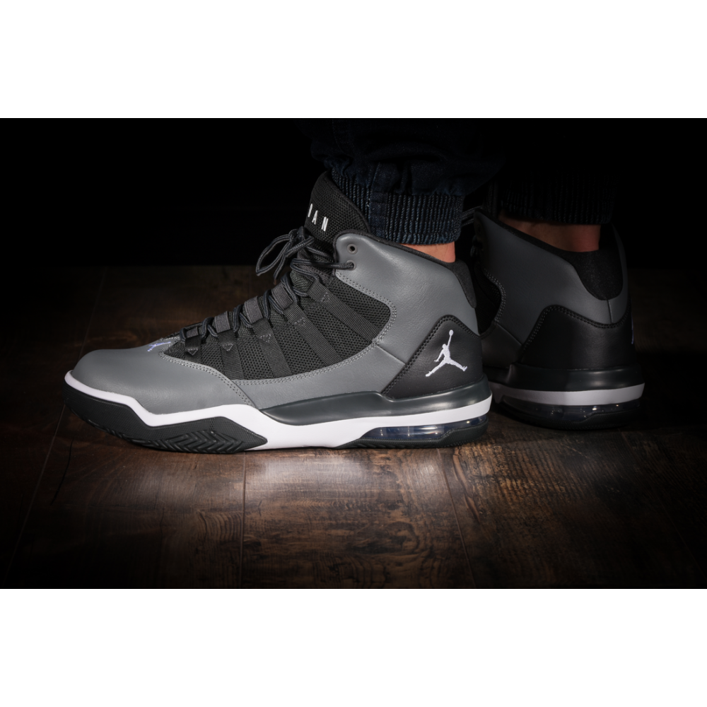 Кроссовки баскетбольные Jordan Max Aura натуральная кожа (AQ9084-005)