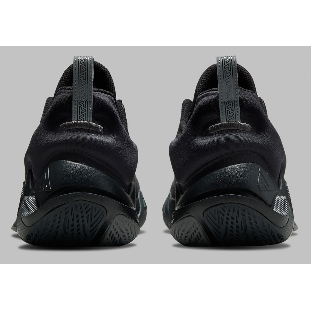 Кроссовки баскетбольные Nike Giannis Immortality (CZ4099-009) 