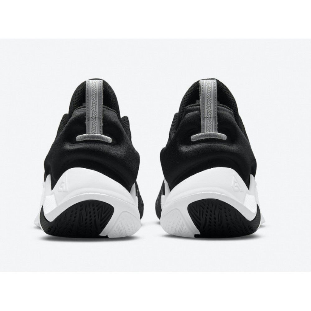 Кроссовки баскетбольные Nike Giannis Immortality (CZ4099-010) 