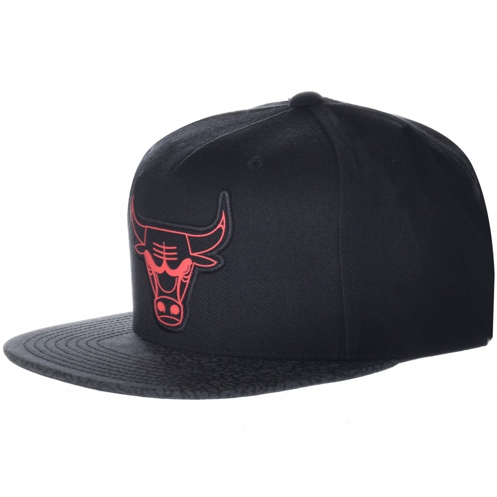 Кепка-снэпбек Mitchell & Ness NBA Chicago Bulls Snapback (MN-NBA-FA068-CHIBUL-BLK)
