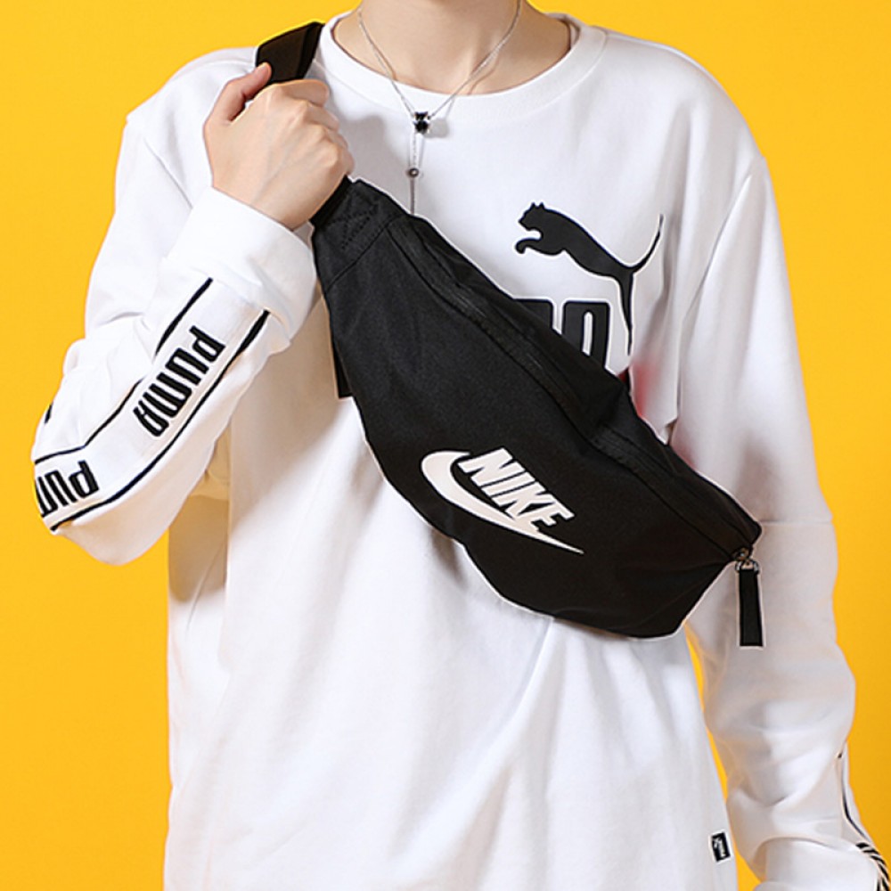 Сумка-бананка на пояс Nike Heritage Waistpack для хранения мелких предметов (BA5750-010)