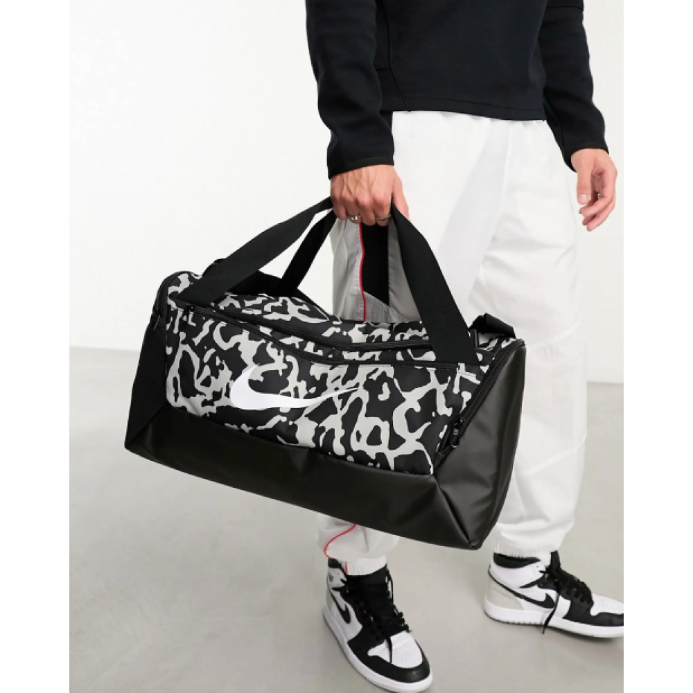 Сумка спортивная Nike Brasilia Duffel Bag Small 41 л для тренировок и спорта (FB2829-010)