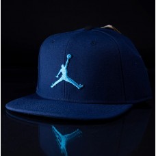 Кепка с прямым козырьком Jordan Pro Jumpman Spanback 6-панельный снэпбек (AR2118-410)