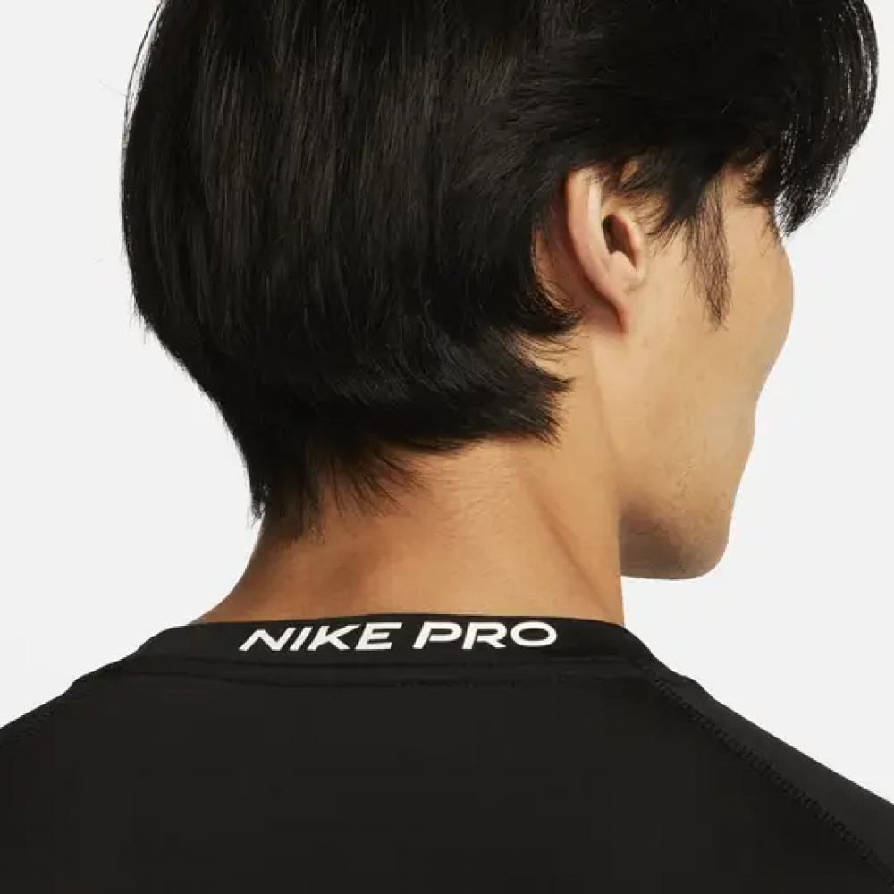 Футболка компрессионная Nike Pro Men's Dri-FIT Tight Long-Sleeve Fitness Top (FB7919-010)