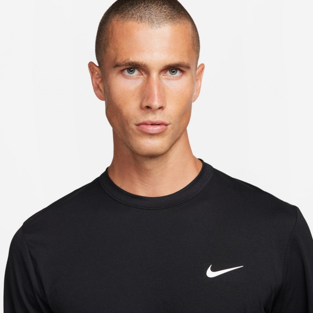 Футболка-лонгслив компресcионная Nike Dri-FIT UV Hyverse Long-Sleeve Fitness Top (FB8583-010)