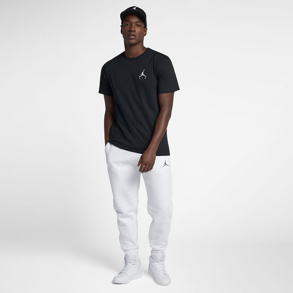 Футболка мужкая Jordan Jumpman Air Embrd Tee Men's (AH5296-010)