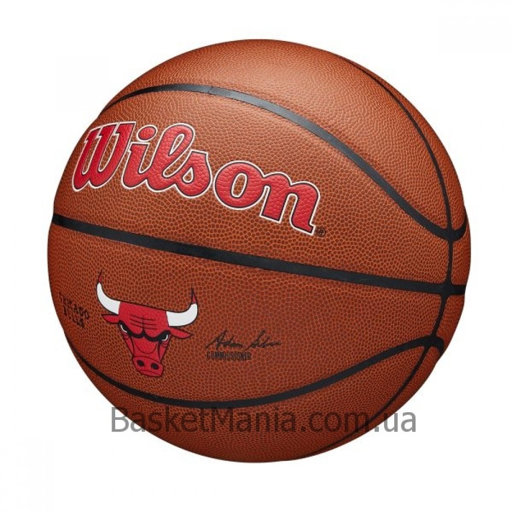 Мяч баскетбольный Wilson NBA Team Composite Chicago Bulls размер 7 композитная кожа (WTB3100XBCHI)