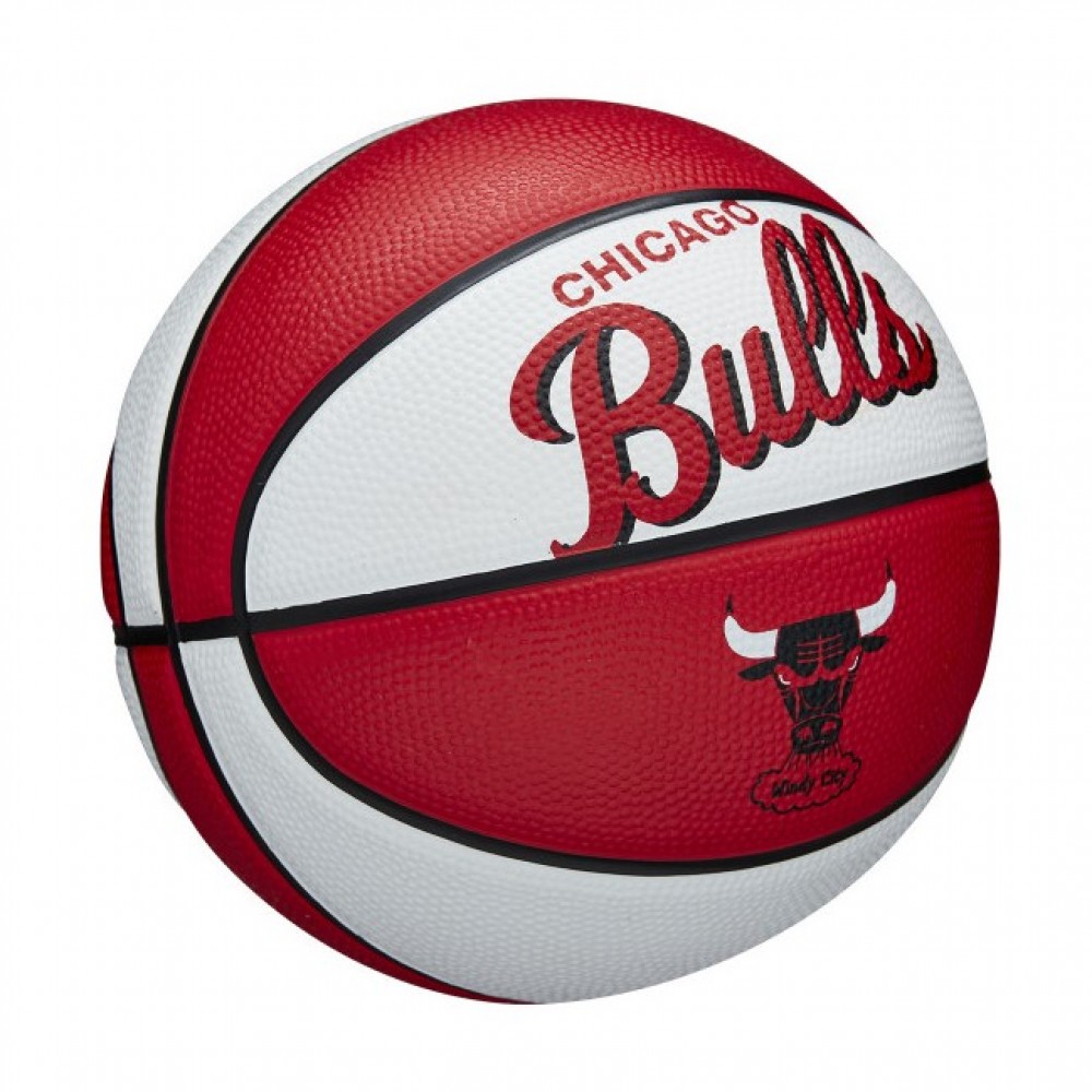Мини-мяч баскетбольный Wilson Team Retro Mini Chicago Bulls размер 3 (WTB3200XBCHI)
