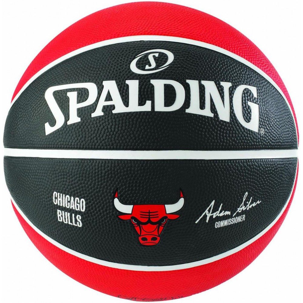 Мяч баскетбольный резиновый для улицы Spalding NBA Team Chicago Bulls размер 7, красный-черный