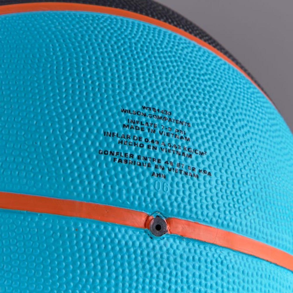 Баскетбольный мяч Wilson CLUTCH BBALL размер 7 резиновый для игры на улице-в зале (WTB1430XB)